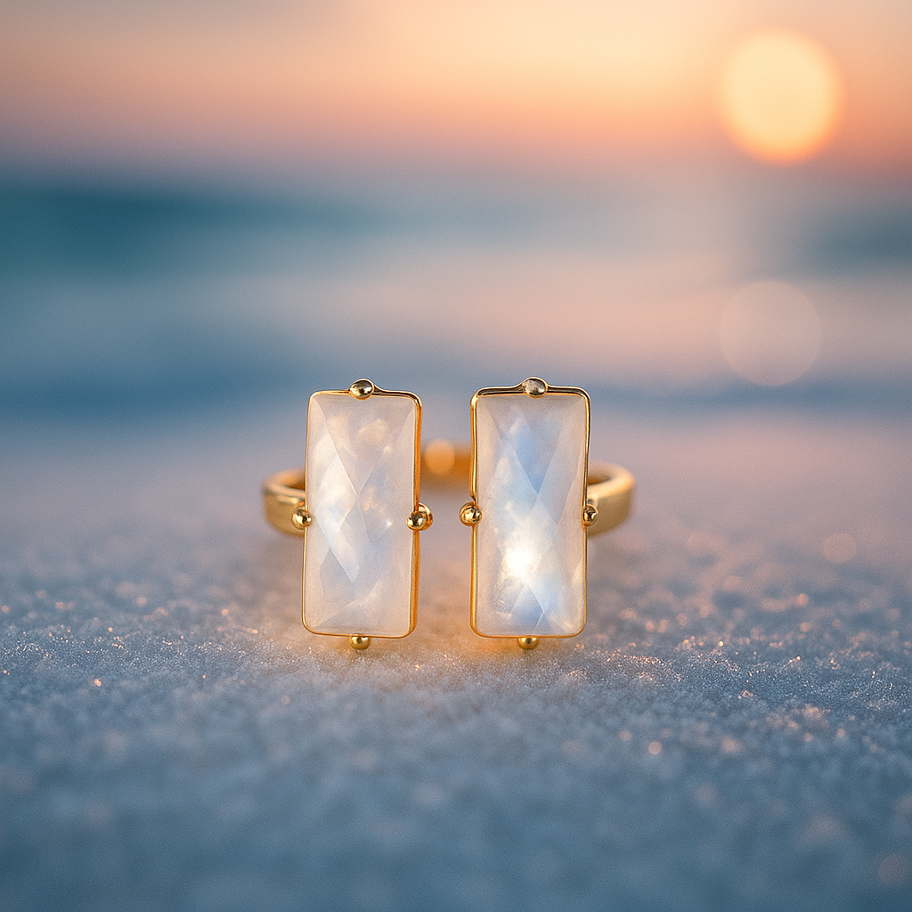 Martina | Gold Ring with Moonstone