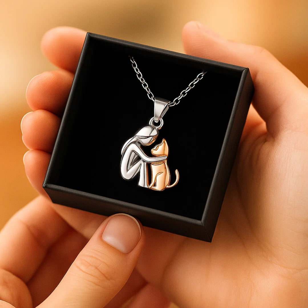 Marie | Cat Hug Necklace